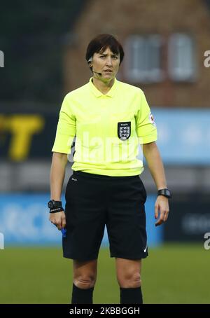 Schiedsrichterin Elizabeth Simms beim Barclays Women's Super League-Spiel zwischen Arsenal Women und Liverpool Women im Meadow Park Stadium am 24. November 2019 in Borehamwood, England (Foto by Action Foto Sport/NurPhoto) Stockfoto