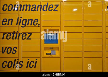 Die Amazon-Verteilerbox ist in dieser Abbildung zu sehen, die am 25. November 2019 in Paris, Frankreich, aufgenommen wurde. Die Pariser Bürgermeisterin Anne Hidalgo und der Pariser Stadtrat wollen die Lieferungen von Amazon kontrollieren und besteuern. (Foto von Daniel Pier/NurPhoto) Stockfoto