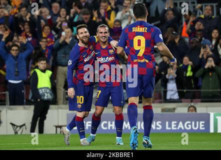 Antoine Griezmann und Leo Messi feiern während des Spiels zwischen dem FC Barcelona und Borussia Dortmund, entsprechend der Woche 5 der Gruppenphase der UEFA Champions League, am 27. November 2019 in Barcelona, Spanien. -- (Foto von Urbanandsport/NurPhoto) Stockfoto