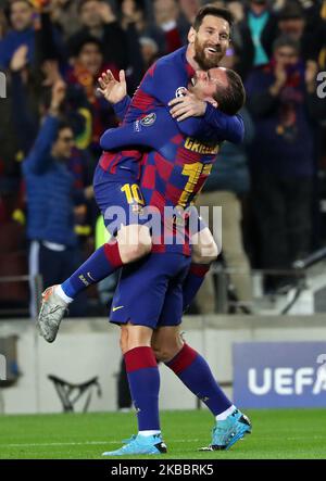 Antoine Griezmann und Leo Messi feiern während des Spiels zwischen dem FC Barcelona und Borussia Dortmund, entsprechend der Woche 5 der Gruppenphase der UEFA Champions League, am 27. November 2019 in Barcelona, Spanien. -- (Foto von Urbanandsport/NurPhoto) Stockfoto