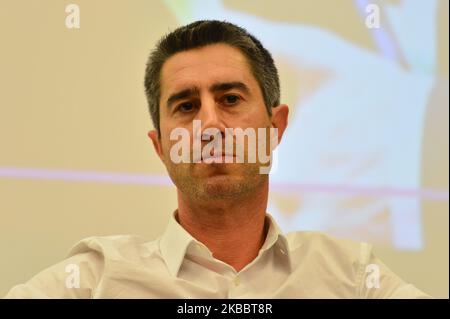 Francois Ruffin, französischer Journalist, Filmemacher und Abgeordneter der linken Partei La France Insoumise (LFI), hält am 27. November 2019 in Paris einen Vortrag und debattiert mit den Studenten der französischen Universität ENS - Ecole normale Superieure. (Foto von Daniel Pier/NurPhoto) Stockfoto