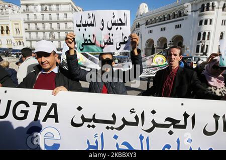 Demonstration in der algerischen Innenstadt von Algier am 30. November 2019 gegen die Einmischung Europas aus dem Ausland in die inneren Angelegenheiten Algeriens und für die bevorstehenden Präsidentschaftswahlen, die in weniger als zwei Wochen angesetzt sind. (Foto von Bilral Bensalem/NurPhoto) Stockfoto