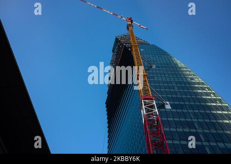 Blick auf den Libeskind-Turm, genannt Il Curvo in CityLife, Mailand, Italien, November 30 2019. Citylife ist ein Wohn-, Geschäfts- und Geschäftsviertel, das sich im Bau befindet und sich in der Nähe der Altstadt von Mailand, Italien, befindet. Es hat eine Fläche von 36,6 Hektar (90 Hektar). Die Entwicklung wird von einem von der Generali Group kontrollierten Unternehmen durchgeführt, das die internationale Ausschreibung für die Sanierung des historischen Viertels Fiera Milano mit einem Angebot von 523 Millionen erhalten hat. Das Projekt wurde von den berühmten Architekten Zaha Hadid, Arata Isozaki und Daniel Libeskind entworfen. (Foto von Mair Stockfoto