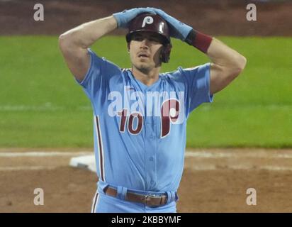 Philadelphia, Usa. 03.. November 2022. Philadelphia Phillies J.T. Realmuto reagiert, nachdem der Houston Astros-Mittelfeldspieler Chas McCormick einen springenden Haken gemacht hatte, um ihn am Donnerstag, den 3. November 2022, im neunten Inning in Spiel fünf der World Series 2022 im Citizens Bank Park in Philadelphia herauszubringen. Foto von Ray Stubblebine/UPI Credit: UPI/Alamy Live News Stockfoto