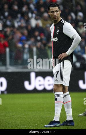 Juventus-Stürmer Cristiano Ronaldo (7) schaut während des Serie-A-Fußballspiels Nr.14 JUVENTUS - SASSUOLO am 01. Dezember 2019 im Allianz-Stadion in Turin, Piemont, Italien, nach. (Foto von Matteo Bottanelli/NurPhoto) Stockfoto