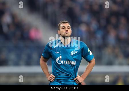 Artem Dzyuba vom FC Zenit Sankt Petersburg reagiert während des Spiels der russischen Premier League zwischen dem FC Zenit St. Petersburg und dem FC Spartak Moskau am 1. Dezember 2019 in der Gazprom Arena in St.Petersburg, Russland. (Foto von Igor Russak/NurPhoto) Stockfoto