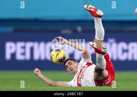 Zelimkhan Bakaev vom FC Spartak Moscow wetteifern am 1. Dezember 2019 in der Gazprom Arena in St.Petersburg, Russland, um den Ball während des Spiels der russischen Premier League zwischen dem FC Zenit St. Petersburg und dem FC Spartak Moscow. (Foto von Igor Russak/NurPhoto) Stockfoto