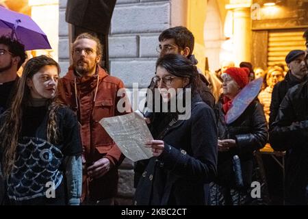 Über 5000 Menschen demonstrierten auf der Piazza delle Erbe in Padua nach den Demonstrationen in Bologna, Parma und anderen italienischen Städten, Die „Sardine“-Bewegung entstand auf Initiative von vier Bologneser Jungen auf Positionen der antifaschistischen Linken in offener Kontroverse mit der politischen Partei Lega und dem ehemaligen Innenminister Matteo Salvini. Padua, Italien, am 1 2019. Dezember (Foto von Roberto Silvino/NurPhoto) (Foto von Roberto Silvino/NurPhoto) Stockfoto