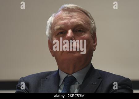 Jean-Marc Ayrault, ein ehemaliger Premierminister und Außenminister Frankreichs, hat während einer Debatte im Auditorium Maximum der Jagiellonen-Universität in Krakau „mit den steigenden Spaltungen der europäischen Gesellschaften konfrontiert“ gesehen. (Foto von Artur Widak/NurPhoto) Stockfoto