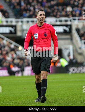 Schiedsrichter Andre Marriner während des Premier League-Spiels zwischen Newcastle United und Manchester City im St. James's Park, Newcastle am Samstag, den 30.. November 2019. (Foto von Mark Fletcher/MI News/NurPhoto) Stockfoto