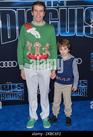 HOLLYWOOD, LOS ANGELES, KALIFORNIEN, USA - 04. DEZEMBER: Perez Hilton kommt bei der Los Angeles Premiere von 20. Century Fox's 'Spies in Disguise' an, die am 4. Dezember 2019 im El Capitan Theatre in Hollywood, Los Angeles, Kalifornien, USA, stattfand. (Foto von Image Press Agency/NurPhoto) Stockfoto