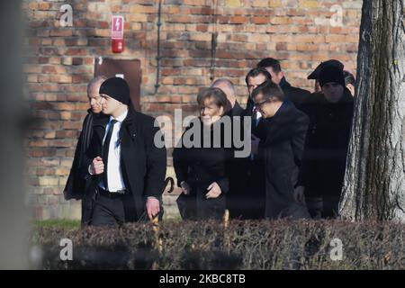 Angela Merkel, Bundeskanzlerin der Bundesrepublik Deutschland, bei ihrem Besuch im ehemaligen nationalsozialistischen Konzentrations- und Vernichtungslager Auschwitz I. am Freitag, den 6. Dezember 2019, im Lager Auschwitz, Oswiecim, Polen. (Foto von Artur Widak/NurPhoto) Stockfoto