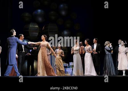 Tänzer während der Performance El cascanueces (der Nussknacker) der Nationalen Tanzkompanie Spaniens im Theater de la Zarzuela de Madrid. 8. Dezember 2019 Spanien. (Foto von Oscar Gonzalez/NurPhoto) Stockfoto