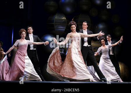 Tänzer während der Performance El cascanueces (der Nussknacker) der Nationalen Tanzkompanie Spaniens im Theater de la Zarzuela de Madrid. 8. Dezember 2019 Spanien. (Foto von Oscar Gonzalez/NurPhoto) Stockfoto