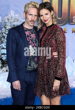 HOLLYWOOD, LOS ANGELES, KALIFORNIEN, USA - 09. DEZEMBER: Glenn Howerton und Jill Latiano kommen zur Weltpremiere von Columbia Pictures' 'Jumanji: The Next Level', die am 9. Dezember 2019 im TCL Chinese Theatre IMAX in Hollywood, Los Angeles, Kalifornien, USA, stattfand. (Foto von Xavier Collin/Image Press Agency/NurPhoto) Stockfoto