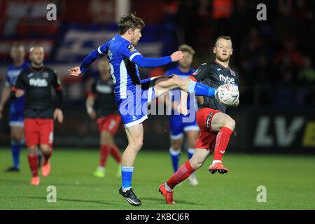 Luke James von Hartlepool United in Aktion mit Pierce Sweeney von Exeter City während des FA Cup-Spiels zwischen Hartlepool United und Exeter City im Victoria Park, Hartlepool am Dienstag, 10.. Dezember 2019. (Foto von Mark Fletcher/MI News/NurPhoto) Stockfoto