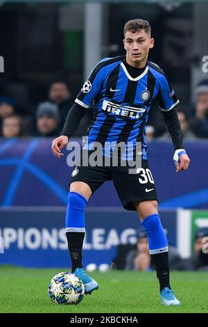 Sebastiano Esposito vom FC Internazionale beim UEFA Champions League-Bühnenspiel zwischen Internazionale und Barcelona am 10. Dezember 2019 im Stadio San Siro, Mailand, Italien (Foto: Giuseppe Maffia/NurPhoto) Stockfoto