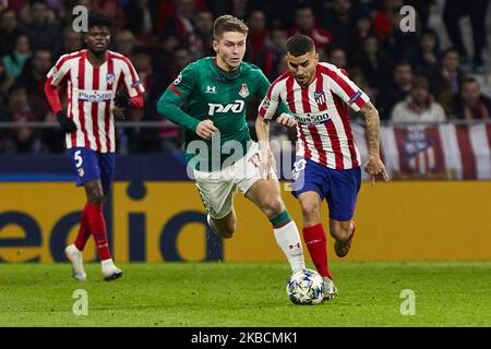 Angel Martin Correa vom Atletico de Madrid und Rifat Zhemaletdinov vom FC Lokomotiv Moskau während der UEFA Champions League zwischen Atletico de Madrid und FC Lokomotiv Moskau am 11. Dezember 2019 im Wanda Metropolitano Stadium in Madrid, Spanien. (Foto von A. Ware/NurPhoto) Stockfoto