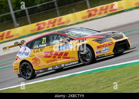 Fotoaktion Aurelien Panis Fahrer des Comtoyou DHL Team Cupra Racing beim FIA WTCR Rennen von Malaysia auf dem Sepang International Circuit am 13. Dezember 2019 in Sepang, Selangor, Malaysia (Foto von Muhammad Amir Abidin/NurPhoto) Stockfoto