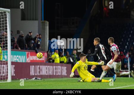 Dwight Gayle aus Newcastle United erzielt am Samstag, den 14.. Dezember 2019, beim Premier League-Spiel zwischen Burnley und Newcastle United in Turf Moor, Burnley fast Punkte. (Foto von Pat Scaasi/MI News/NurPhoto ) Stockfoto