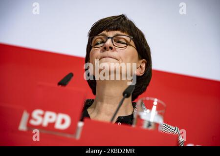 Saskia Esken, Ko-Vorsitzende der SPD, hält am 16. Dezember 2019 eine Pressekonferenz im Willy-Brandt-Haus in Berlin ab. (Foto von Emmanuele Contini/NurPhoto) Stockfoto