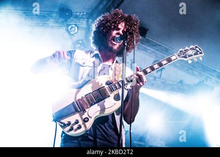 Andrew Stockdale von Wolfmother spielt am 01 2014. Juli live in Mailand, Italien. Wolfmother sind eine australische Hard Rock Band aus Sydney, New South Wales. Die 2004 gegründete Gruppe konzentriert sich auf Sänger und Gitarrist Andrew Stockdale, der das einzige ständige Mitglied der Formation ist (Foto: Mairo Cinquetti/NurPhoto) Stockfoto