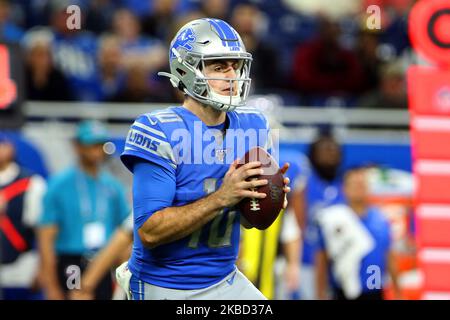 Der Detroit Lions Quarterback David Blough (10) scheint während der zweiten Hälfte eines NFL-Fußballspiels gegen die Tampa Bay Buccaneers in Detroit, Michigan, USA, am Sonntag, den 15. Dezember 2019, zu bestehen. (Foto von Amy Lemus/NurPhoto) Stockfoto