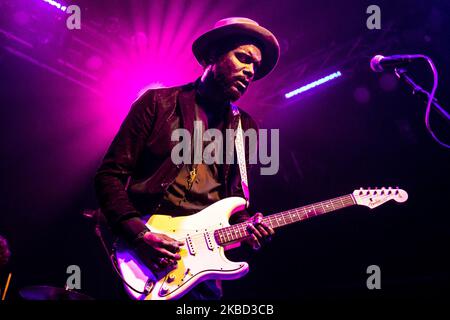 Gary Clark jr. Tritt am 23 2014. Mai live in Mailand, Italien, auf. Gary Clark Jr. ist ein US-amerikanischer Musiker aus Austin, Texas, er ist vor allem für seine Fusion von Blues, Rock und Soul mit Elementen des Hip Hop bekannt. Er teilte die Bühne mit Eric Clapton, Tom Petty und The Heartbreakers, B.B. King and the Rolling Stones und 2014 wurde Clark für den Song ‘Please Come Home’ mit einem Grammy für die beste traditionelle R&B-Performance ausgezeichnet (Foto: Mairo Cinquetti/NurPhoto) Stockfoto