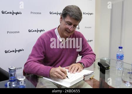 Cayetano Martinez de Irujo signiert sein Buch "von Cayetana nach Cayetano" in Madrid. 17. Dezember 2019 Spanien (Foto von Oscar Gonzalez/NurPhoto) Stockfoto