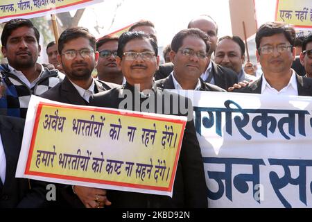 Indische Mitglieder von Rashtriya Vichar Manch & Indian People nehmen am 19. Dezember 2019 an einer Kundgebung zur Unterstützung des indischen Gesetzes über die neue Staatsbürgerschaft in Ajmer, Indien, Teil. (Foto von STR/NurPhoto) Stockfoto