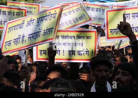 Indische Mitglieder von Rashtriya Vichar Manch & Indian People nehmen am 19. Dezember 2019 an einer Kundgebung zur Unterstützung des indischen Gesetzes über die neue Staatsbürgerschaft in Ajmer, Indien, Teil. (Foto von STR/NurPhoto) Stockfoto