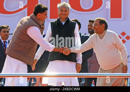 Rajasthan Chief Minister Ashok Gehlot, stellvertretender Chief Minister & Rajasthan Congress Präsident Sachin Pilot und Loktantrik Janta Dal Partei Chef Sharad Yadav während der "Shanti-Marsch", wie sie gegen Citizenship Amendment Act (CAA) und National Register of Citizens (NRC) protestieren, in Jaipur, Rajasthan, Indien, Dezember 22, 2019. (Foto von Vishal Bhatnagar/NurPhoto) (Foto von Vishal Bhatnagar/NurPhoto) Stockfoto