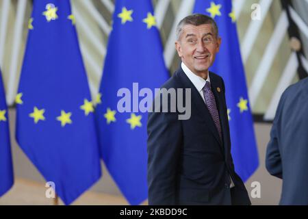 Andrej Babis Premierminister der Tschechischen Republik und Vorsitzender der politischen Partei ANO 2011, der auf dem roten Teppich ankam und ein Mediengespräch vor der Haustür hatte, Presseerklärung im Forum Europa Gebäude mit den europäischen Flaggen im Hintergrund, Auf dem Europäischen Rat - Euro-Gipfel - Treffen der europäischen Staats- und Regierungschefs in Belgien, Brüssel am 12. Dezember 2019 (Foto: Nicolas Economou/NurPhoto) Stockfoto