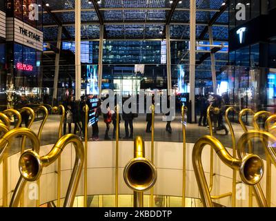 Gesamtansicht des Platzes Gae Aulenti in Mailand, Italien, am 23 2019. Dezember (Foto: Mairo Cinquetti/NurPhoto) Stockfoto