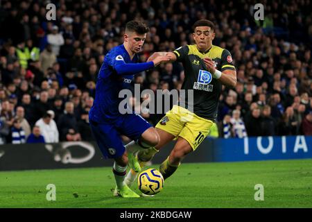 Chelseas Cesar Azpilicueta und Southamptons Che Adams während des Premier League-Spiels zwischen Chelsea und Southampton in Stamford Bridge, London, am Donnerstag, 26.. Dezember 2019. (Foto von Leila Coker/MI News/NurPhoto) Stockfoto