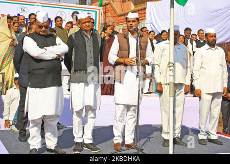 Rajasthan Chief Minister Ashok Ghelot , Rajasthan Kongress Präsident Sachin Pilot und Senior Leader Avinash Pandey während der 135. Congress Party Foundation Day Feier bei PCC in Jaipur am 28. Dezember 2019. (Foto von Vishal Bhatnagar/NurPhoto) Stockfoto