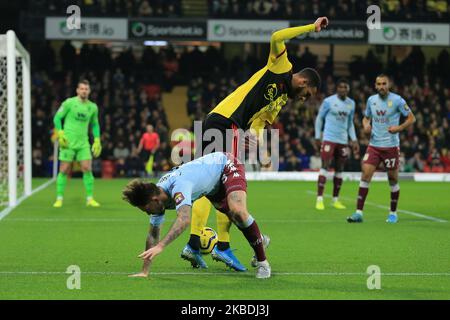 Watfords Etienne Capoue tagt Aston Villas Henri Lansbury während des Premier League-Spiels zwischen Watford und Aston Villa in der Vicarage Road, Watford am Samstag, 28.. Dezember 2019. (Foto von Leila Coker/MI News/NurPhoto) Stockfoto