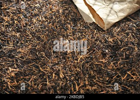 Frisch geröstete Teeblätter in der Geragama Teefabrik in Pilimathalawa, Sri Lanka. Geragama ist eine der Premium- und ältesten Teeplantagen Sri Lankas aus dem Jahr 1903. (Foto von Creative Touch Imaging Ltd./NurPhoto) Stockfoto