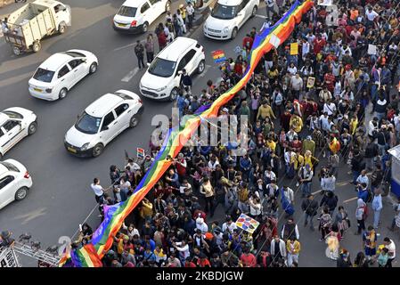 LGBTQ-Community nimmt an einem Rainbow Pride Walk in Kalkutta, Indien, am 29. Dezember 2019 Teil. (Foto von Indranil Aditya/NurPhoto) Stockfoto