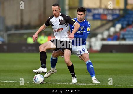 Tomas Egert von Oldham Athletic und Adam Rooney von Salford City während des Sky Bet League 2-Spiels zwischen Oldham Athletic und Salford City im Boundary Park, Oldham, am Sonntag, 29.. Dezember 2019. (Foto von Eddie Garvey/MI News/NurPhoto) Stockfoto