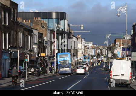 Laut dem jüngsten Jahresbericht von Daft.ie beginnen die Hauspreise in Irland zu sinken. In Dublin fielen die Preise insgesamt um 1,2 %, wobei der tatsächliche Durchschnittspreis für die Region Dublin von €298.939 im Westen des Landes bis zu €566.776 im Süden schwankt. Am Montag, den 30. Dezember 2019, in Dublin, Irland. (Foto von Artur Widak/NurPhoto) Stockfoto