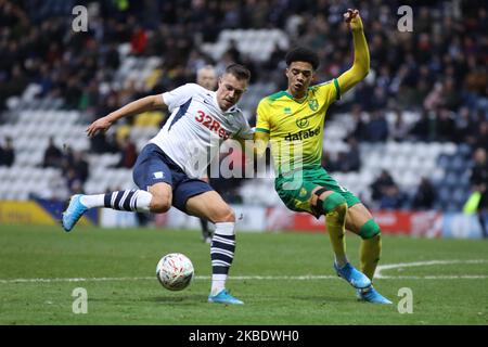 Billy Bodin von Preston North End kämpft während des Matches der FA Cup Third Round zwischen Preston North End und Norwich City am Samstag, dem 4.. Januar 2020, um den Besitz mit Jamal Lewis von Norwich City in Deepdale, Preston. (Foto von Tim Markland/MI News/NurPhoto) Stockfoto