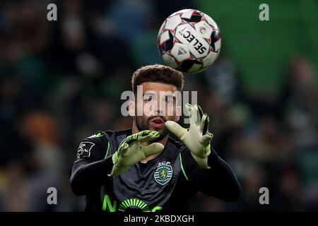 Sporting-Torwart Luis Maximiano in Aktion während des Fußballspiels der Portugiesischen Liga zwischen Sporting CP und FC Porto am 5. Januar 2020 im Jose Alvalade-Stadion in Lissabon, Portugal. (Foto von Pedro FiÃºza/NurPhoto) Stockfoto