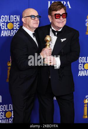 BEVERLY HILLS, LOS ANGELES, KALIFORNIEN, USA - 05. JANUAR: Bernie Taupin und Elton John posieren im Presseraum bei den jährlichen Golden Globe Awards 77., die am 5. Januar 2020 im Beverly Hilton Hotel in Beverly Hills, Los Angeles, Kalifornien, USA, abgehalten wurden. (Foto von Xavier Collin/Image Press Agency/NurPhoto) Stockfoto