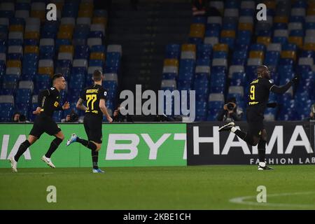 Romelu Lukaku vom FC Internazionale feiert nach dem Tor in der Serie Ein Spiel zwischen SSC Napoli und FC Internazionale am 6. Januar 2020 im Stadio San Paolo Naples Italien. (Foto von Franco Romano/NurPhoto) Stockfoto