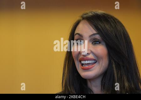 Molly Bloom, eine amerikanische Unternehmerin, ehemalige Poker Princess und Bestsellerautorin von Molly’s Game, posiert für ein Selfie beim Pendulum Summit, dem World's Leading Business and Self-Empowerment Summit, im Dublin Convention Center. Am 8. Januar 2020 in Dublin, Irland. (Foto von Artur Widak/NurPhoto) Stockfoto