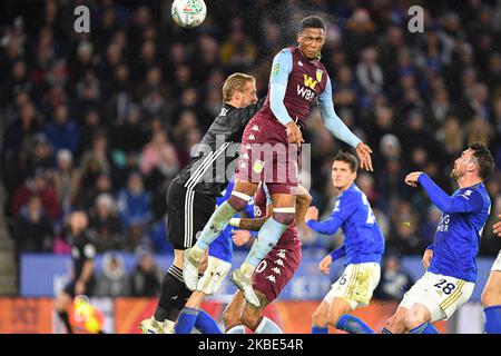 Ezri Konsa (15) von Aston Villa steht am Mittwoch, den 8.. Januar 2020, im Carabao Cup Semifinale 1. auf der Strecke zwischen Leicester City und Aston Villa im King Power Stadium, Leicester, an der Spitze des Balls. (Foto von Jon Hobley/MI News/NurPhoto) Stockfoto