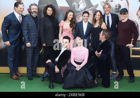 WESTWOOD, LOS ANGELES, KALIFORNIEN, USA - JANUAR 11: John Cena, Michael Sheen, Donna Langley, Carmel Laniado, Harry Collett, Susan Downey, Stephen Gaghan, Danny Elfman, Rami Malek, Selena Gomez und Robert Downey Jr. kommen zur Los Angeles Premiere von Universal Picters' 'Dolittle', die am 11. Januar 2020 im Regency Village Theatre in Westwood, Los Angeles, Kalifornien, USA, stattfand. (Foto von Xavier Collin/Image Press Agency/NurPhoto) Stockfoto