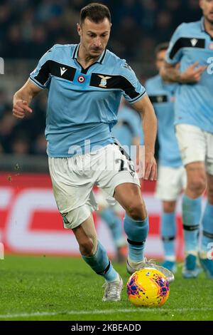 Stefan Radu von SS Lazio während der italienischen Serie A 2019/2020 Spiel zwischen SS Lazio und SSC Napoli im Stadio Olimpico am 11. Januar 2020 in Rom, Italien. (Foto von Danilo Di Giovanni/NurPhoto) Stockfoto