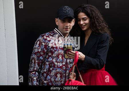 Wayne Santana (L) und Chiara Scelsi (R) kommen anlässlich der Fashion Week 2020 in Mailand, Italien, am 11 2020. Januar zur Dolce e Gabbana Fashion Show (Foto: Mairo Cinquetti/NurPhoto) Stockfoto